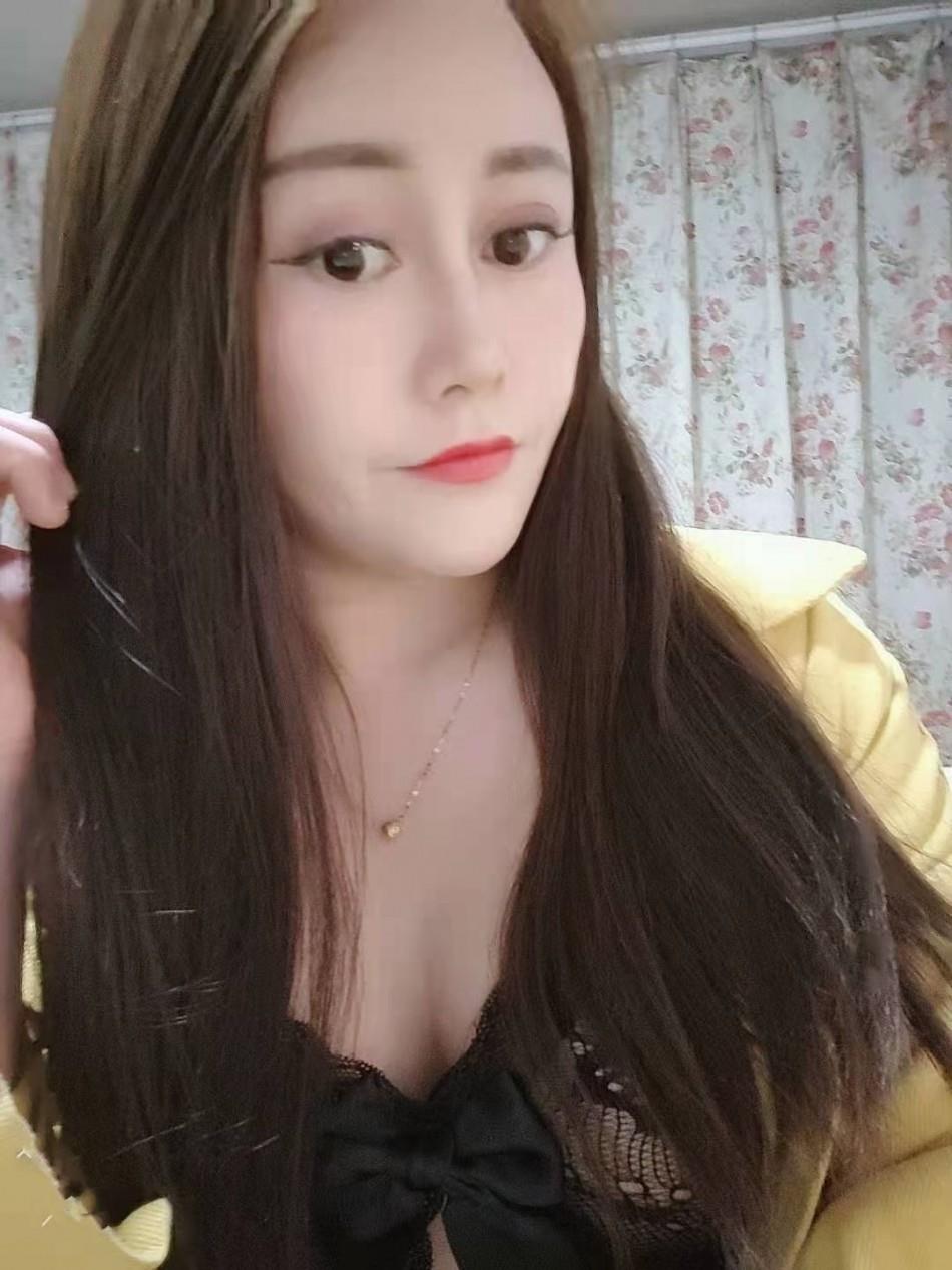 后入夹的很爽的小姐姐,大胸,会叫爸爸 第2张