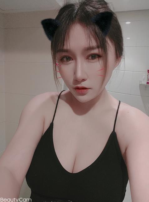 清纯良家猪猪可舌吻 第1张