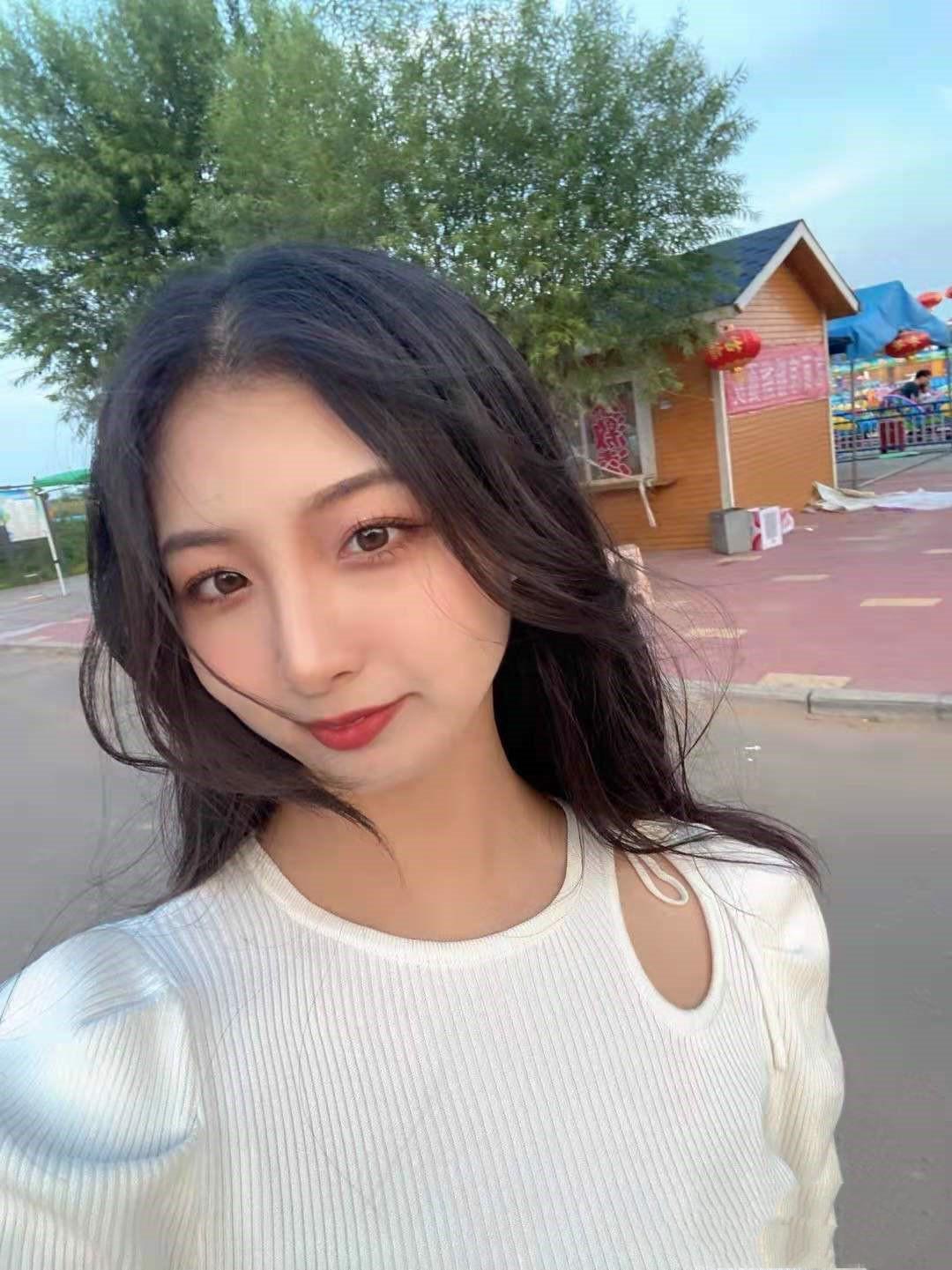 天河清纯可爱身材好 第2张
