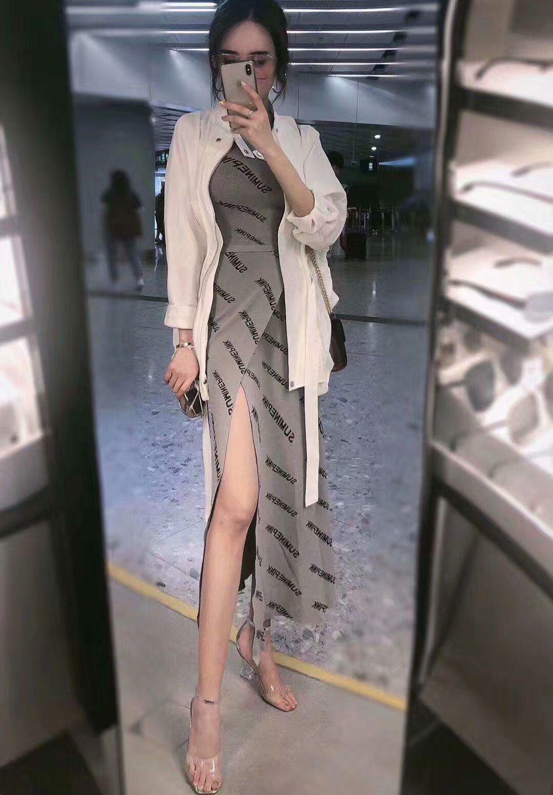 白云肤白高挑美胸美女 第2张