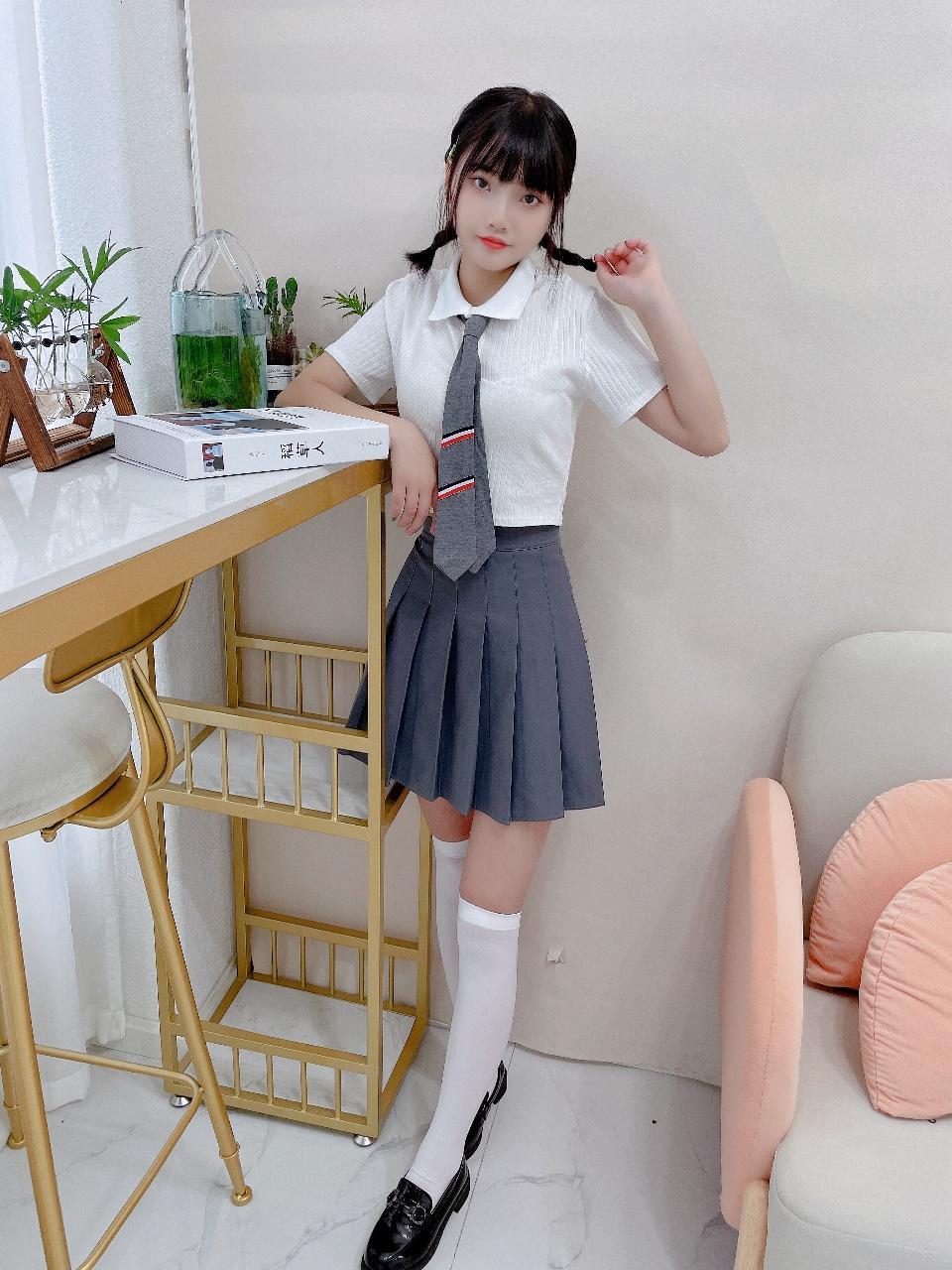 学生妹刚下水冰冰 第3张