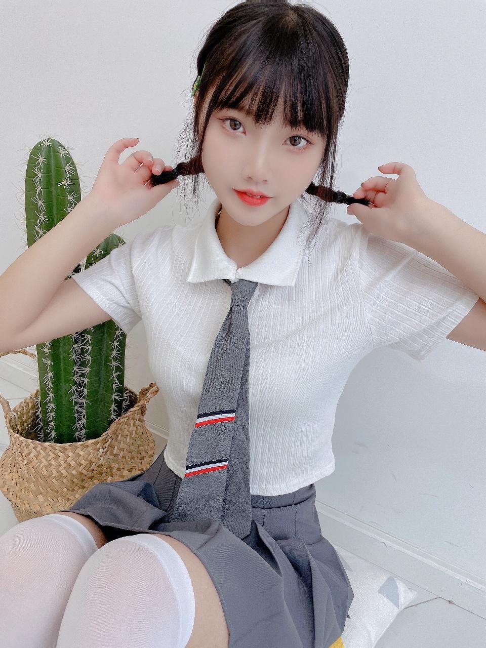 学生妹刚下水冰冰 第4张