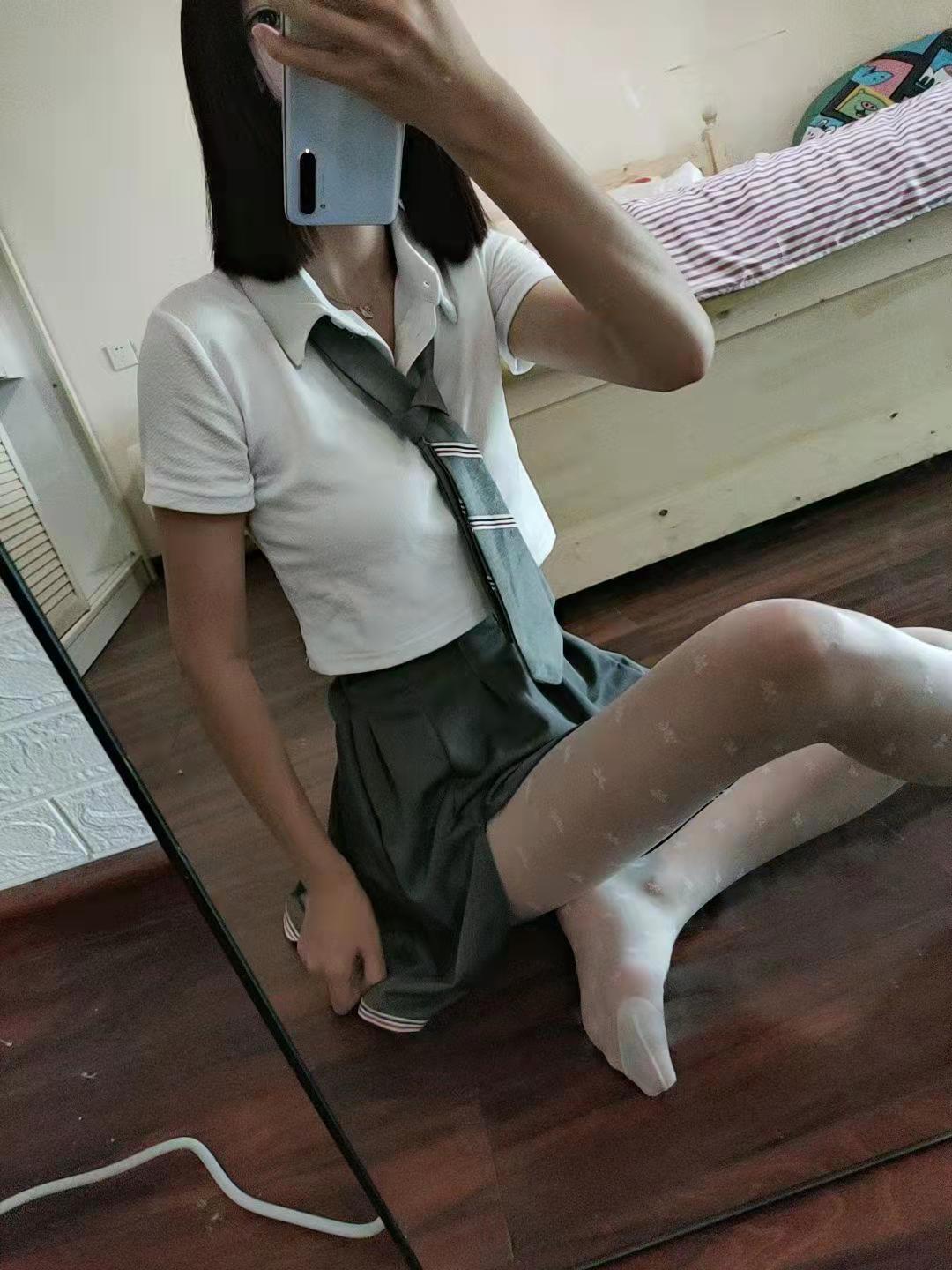 挺有活力的骚妹子 第1张