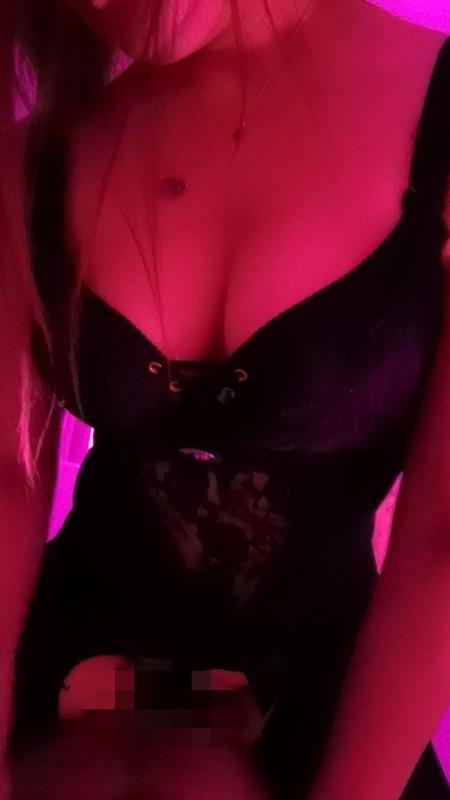 小夏,拥有极品穴的服务系骚女 第1张