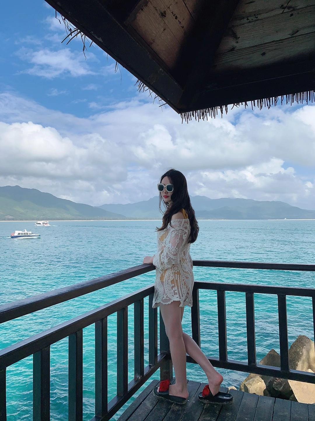 成都兰桂坊附近温柔璐璐美女身材好 第3张
