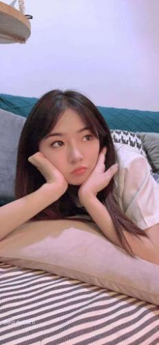 19岁的学生嫩妹，可舌吻，jk制服 第2张