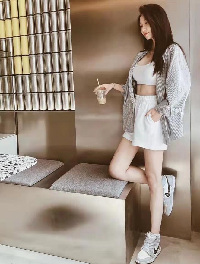 小颜值气质雨晴 第1张