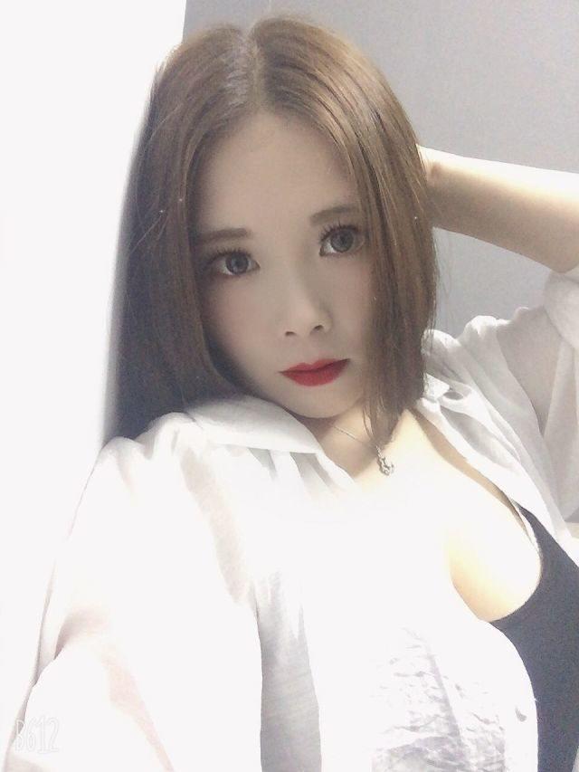 宝安华凌路的重庆妹纸 第1张