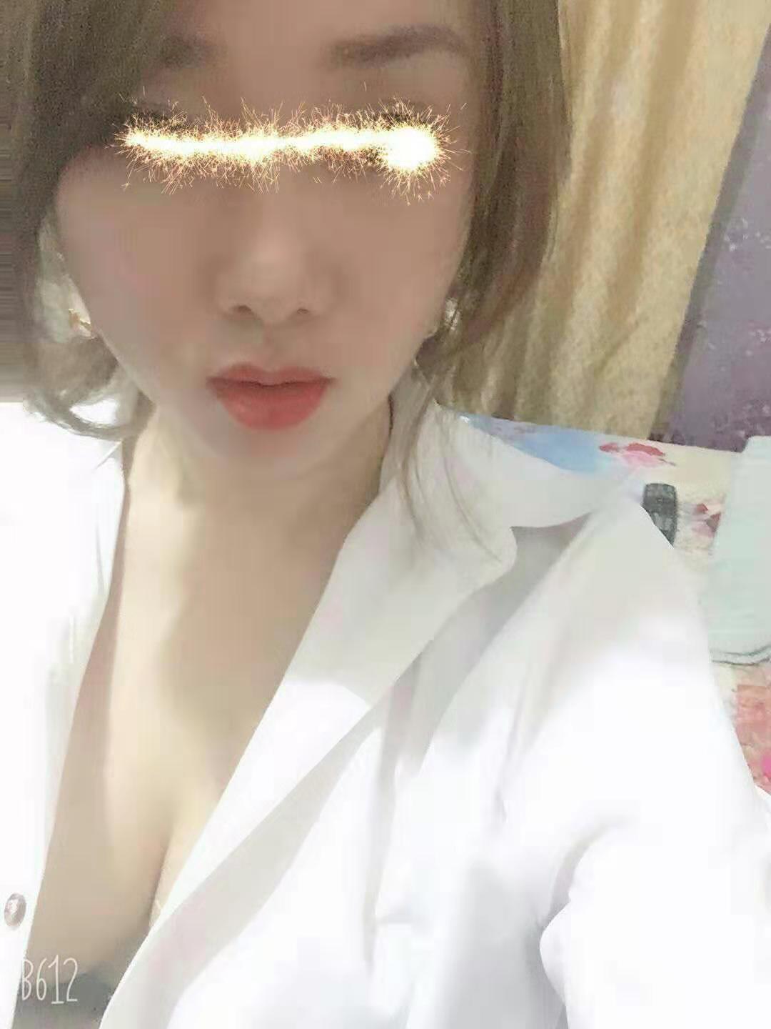 千山路约上熟女姐姐 第1张