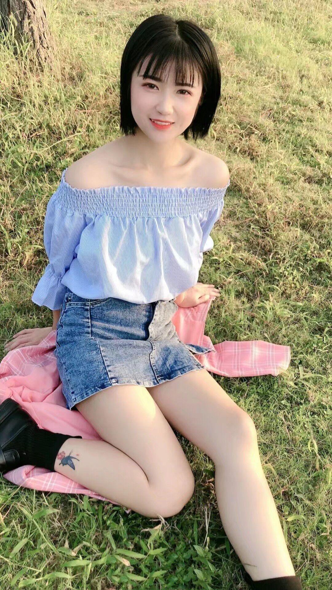 元气满满的清纯姑娘小梦 第1张