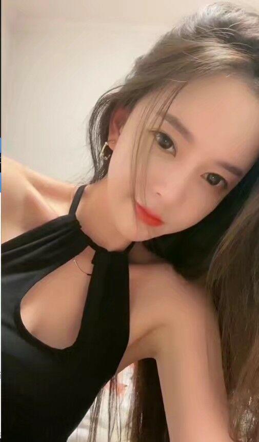 年芳十九，粉嫩妹子，长腿紧紧的 第1张