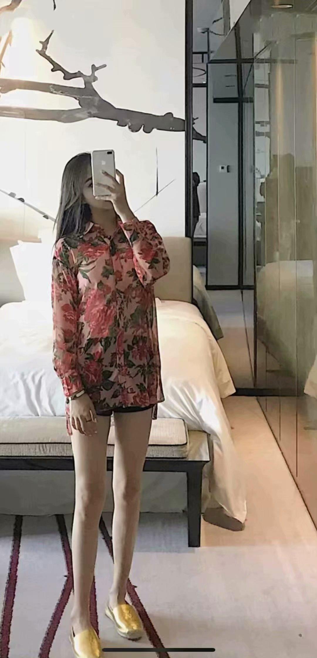 身高一米七的软妹子,颜值态度不错 第4张