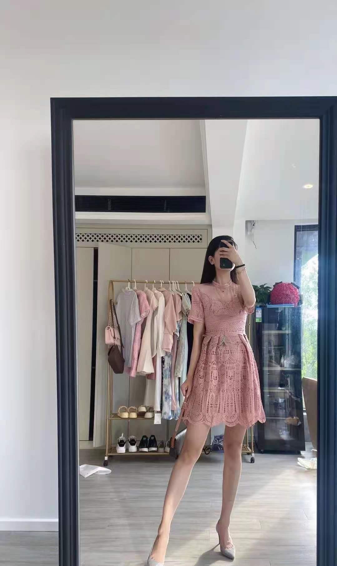 清纯脸圆圆的乐乐 第1张