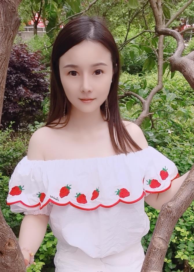 海珠内内有内涵的苏曼 第2张