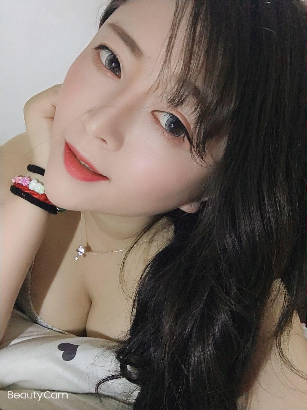 脸型圆润圆润的薇薇 第1张