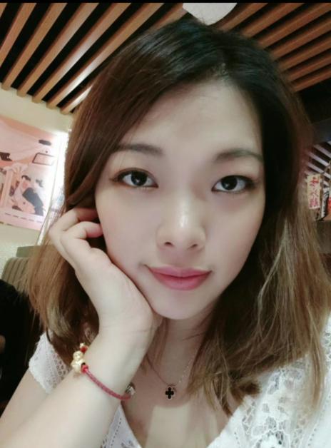 纹身大波女，会粤语 第2张