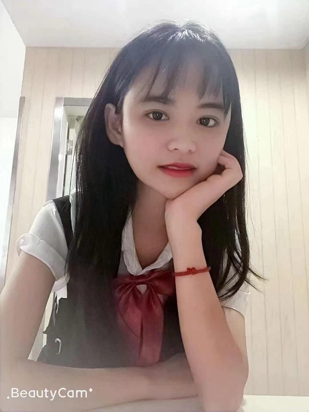01年小妹妹，高颜值好身材 第2张