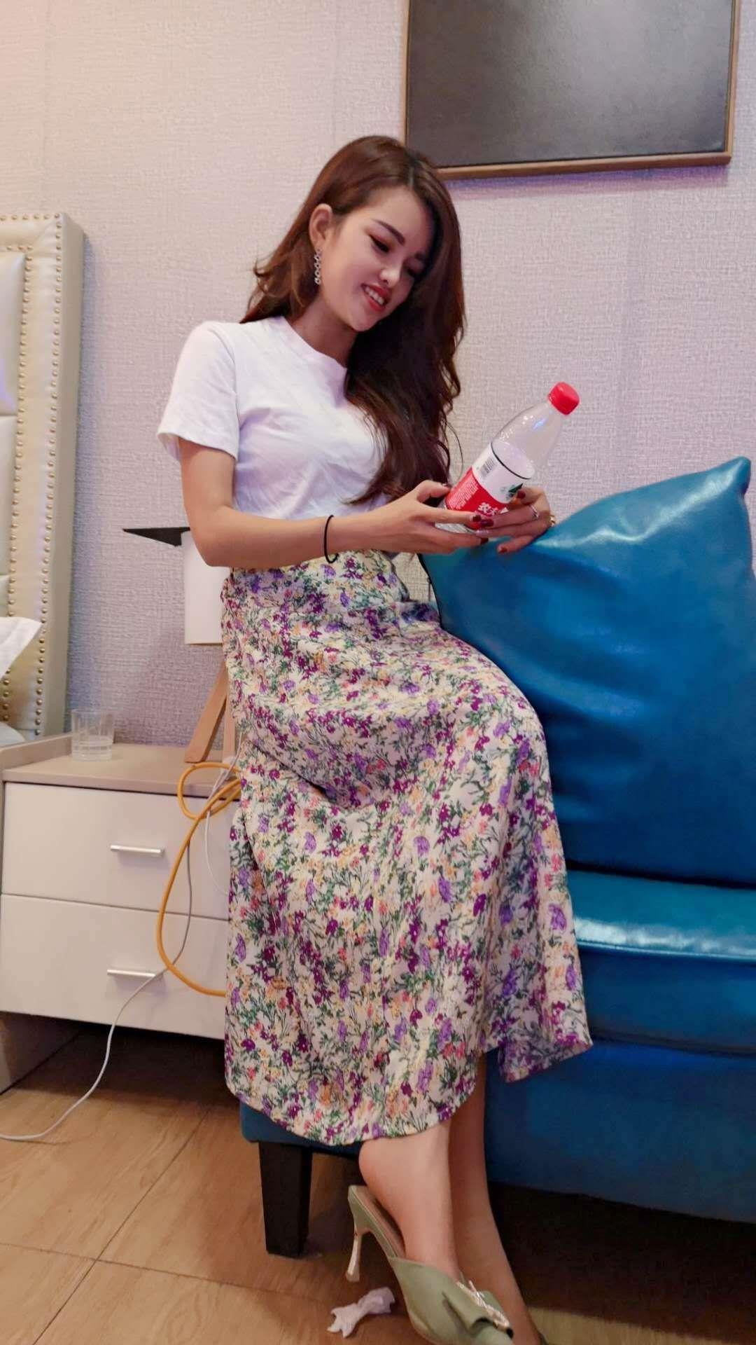 性感的美女值得一尝 第1张