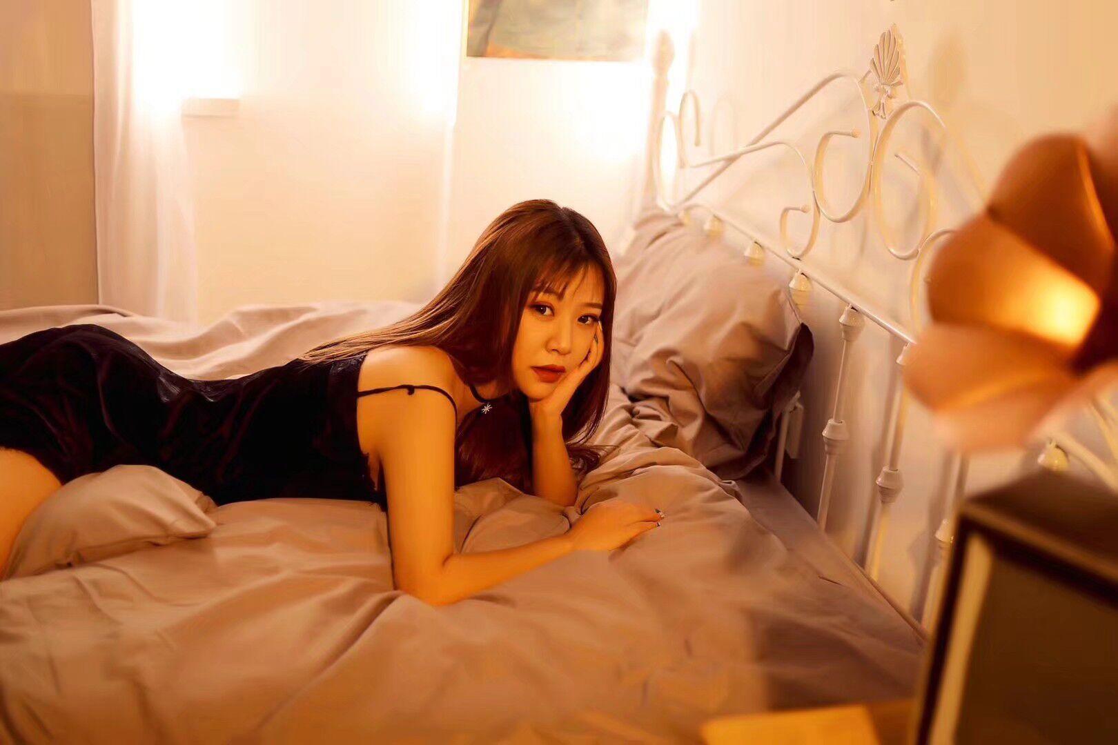 后入翘臀美女寻欢记 第4张