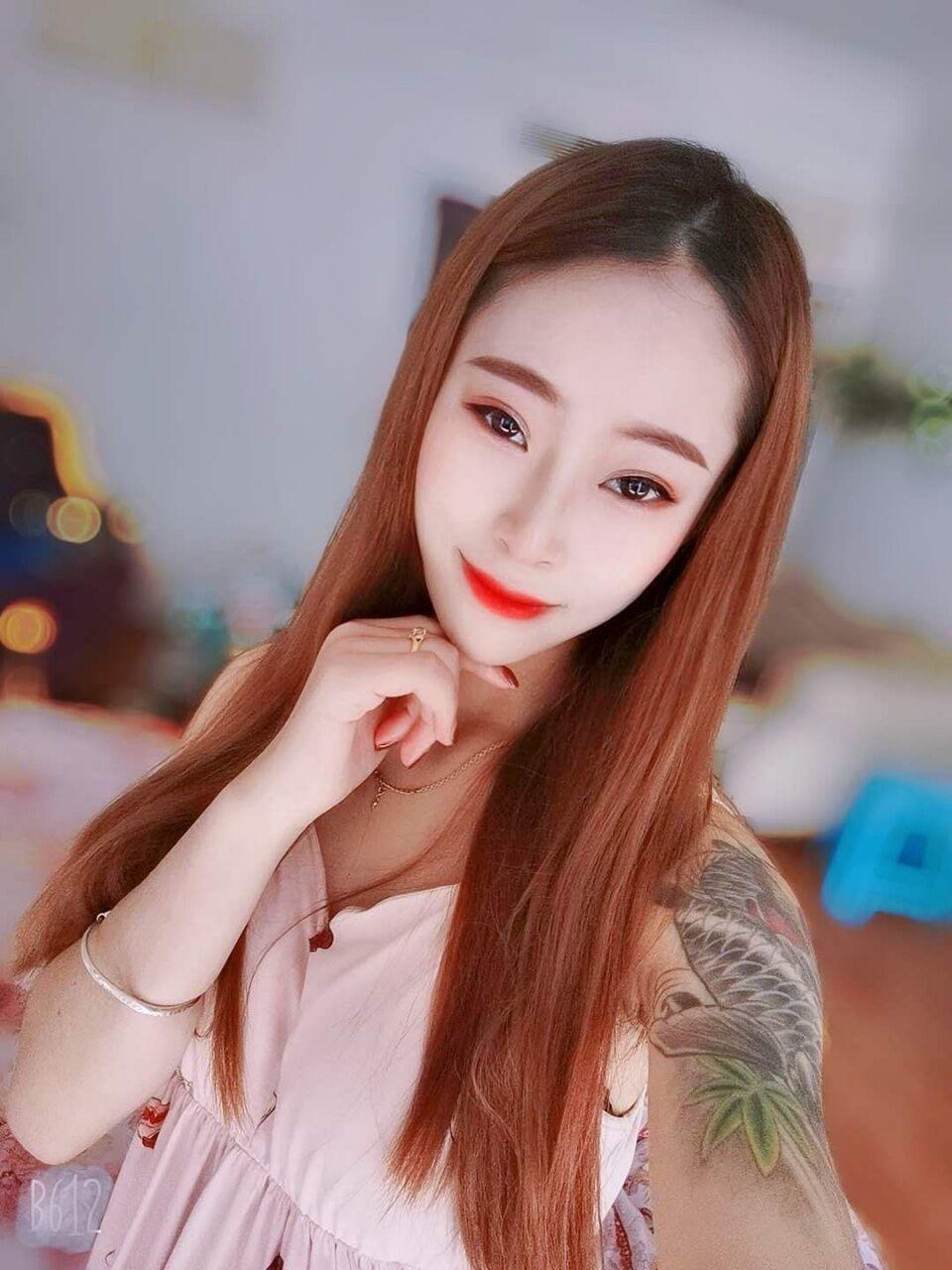 春暖花开了出来潇洒一下小妹挺不错 第1张
