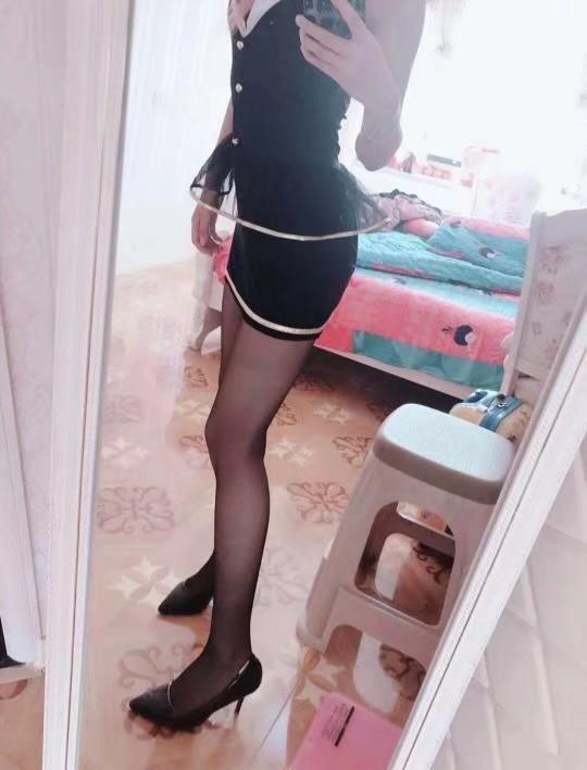 会展附近新下水大长腿少妇,模特小雨 第1张