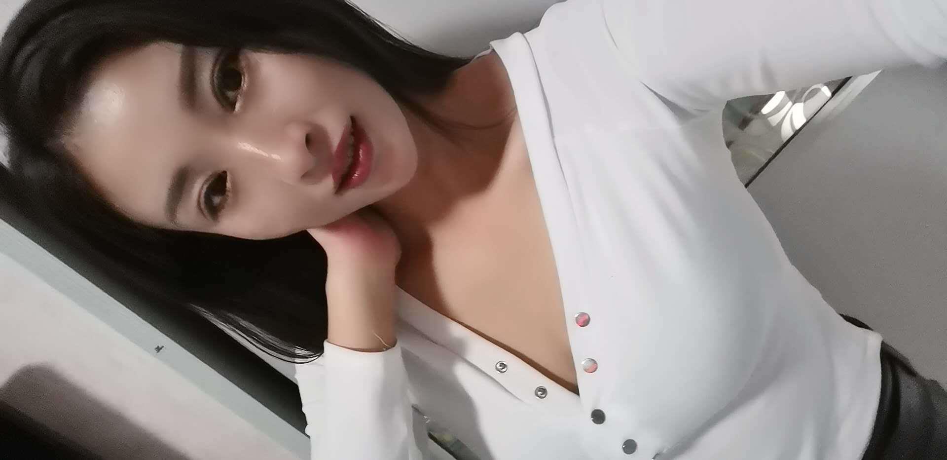 会展附近新下水大长腿少妇,模特小雨 第2张